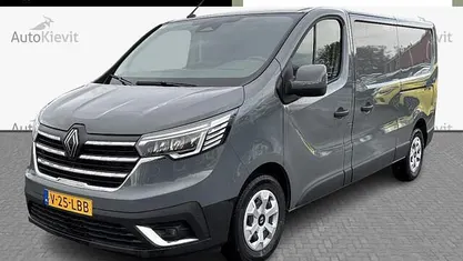 Grijs Occasion 2024 Renault Trafic MPV | € 29.950 (Eerlijke prijs)