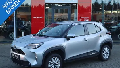 Grijs Gebruikt 2024 Toyota Yaris Cross Active SUV | € 27.900 (Eerlijke prijs)