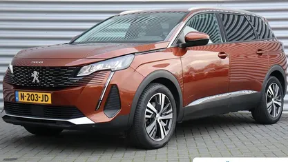 Occasion Peugeot 5008 Allure 131 PK (96 kW) 2021 Bruin SUV