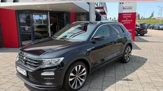 Zwart Gebruikt 2022 VW T-Roc Business SUV | € 29.445 (Eerlijke prijs)