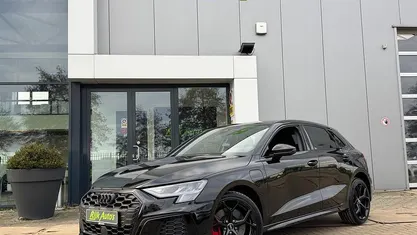 Zwart Gebruikt 2021 Audi A3 Sportback e-tron Competition Hatchback | € 25.995 (Super prijs)