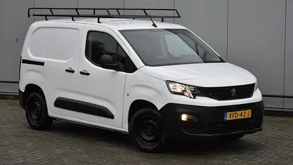 Wit Occasion 2020 Peugeot Partner Premium MPV | € 8.995 (Goede deal)