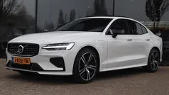 Gebruikt 2020 Volvo S60 R-Design Sedan | € 34.750 (Eerlijke prijs)