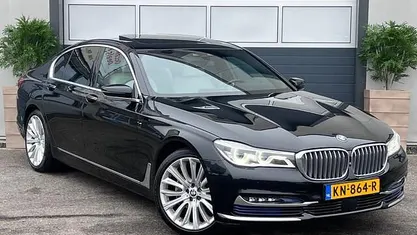 Zwart Gebruikt 2015 BMW 730 Executive Sedan | € 21.950 (Eerlijke prijs)