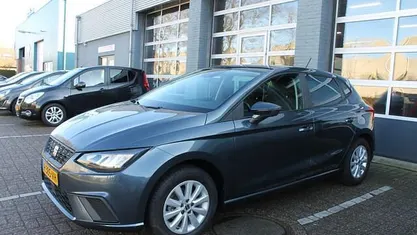 Occasion 2022 Seat Ibiza Business Hatchback | € 14.999 (Eerlijke prijs)