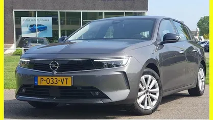 Gebruikt 2022 Opel Astra Edition Hatchback | € 18.995 (Eerlijke prijs)