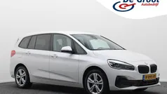 Wit Gebruikt 2020 BMW 216 Executive Stationwagen | € 17.950 (Eerlijke prijs)