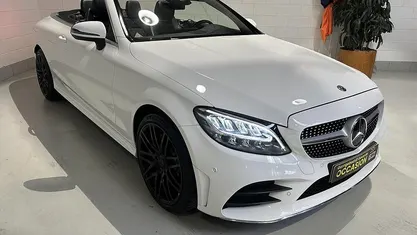 Wit Gebruikt 2018 Mercedes C180 AMG line Cabriolet | € 32.950 (Eerlijke prijs)
