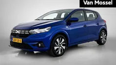 Blauw Gebruikt 2024 Dacia Sandero Expression Hatchback | € 19.935 (Eerlijke prijs)