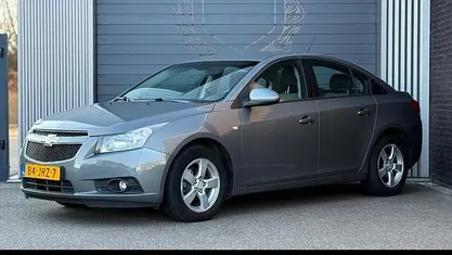 Grijs (metallic) Occasion 2009 Chevrolet Cruze LS Sedan | € 2.750 (Goede deal)