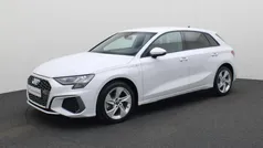 Wit Gebruikt 2023 Audi A3 Sportback S-Line Hatchback | € 32.940 (Super prijs)