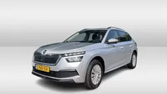Grijs, metallic lak Gebruikt 2023 Skoda Kamiq Active SUV | € 21.450 (Eerlijke prijs)