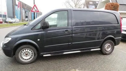 Zwart Occasion 2005 Mercedes Vito Van | € 2.750 (Goede deal)