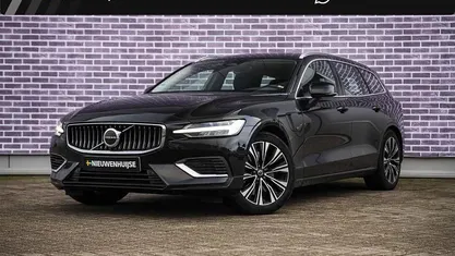 Gebruikt 2023 Volvo V60 Plus Stationwagen | € 40.899 (Eerlijke prijs)