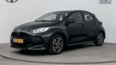 Zwart Gebruikt 2020 Toyota Yaris Hybrid Hatchback | € 20.495 (Eerlijke prijs)