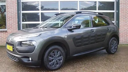 Grijs (metallic) Gebruikt 2015 Citroën C4 Feel SUV | € 5.750 (Eerlijke prijs)