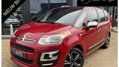 Rood Gebruikt 2017 Citroën C3 Picasso PureTech MPV | € 6.945 (Eerlijke prijs)
