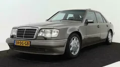 Beige Gebruikt 1992 Mercedes E500 Sedan | € 59.995