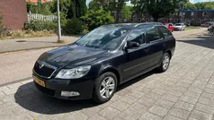 Zwart, metallic lak Gebruikt 2012 Skoda Octavia Business Line Stationwagen | € 2.600 (Super prijs)