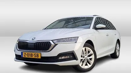 Gebruikt 2024 Skoda Octavia Business Line Stationwagen | € 28.450 (Eerlijke prijs)
