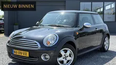 Zwart, metallic lak Gebruikt 2007 Mini ONE Pepper Hatchback | € 3.249 (Eerlijke prijs)