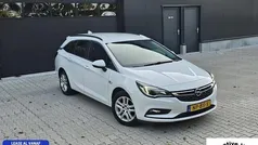 Wit Gebruikt 2017 Opel Astra Stationwagen | € 8.750 (Goede deal)