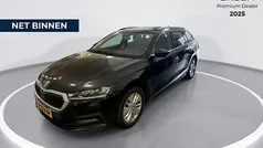 Zwart Gebruikt 2023 Skoda Octavia Business Line Stationwagen | € 23.740 (Goede deal)