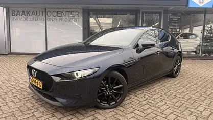 Gebruikt 2023 Mazda 3 Luxury Hatchback | € 25.950 (Eerlijke prijs)