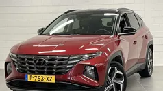 Rood, metallic lak Gebruikt 2022 Hyundai Tucson Premium SUV | € 32.925 (Eerlijke prijs)