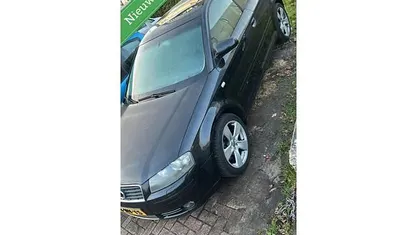 Zwart Gebruikt 2004 Audi A3 Ambiente Hatchback | € 700 (Eerlijke prijs)