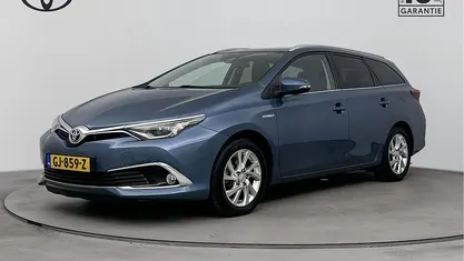 Gebruikt 2015 Toyota Auris Hybrid Stationwagen | € 14.945 (Eerlijke prijs)