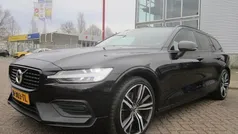 Zwart, metallic lak Gebruikt 2022 Volvo V60 Stationwagen | € 20.995 (Super prijs)