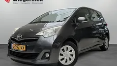 Grijs Gebruikt 2014 Toyota Verso-S Plus MPV | € 10.949 (Eerlijke prijs)