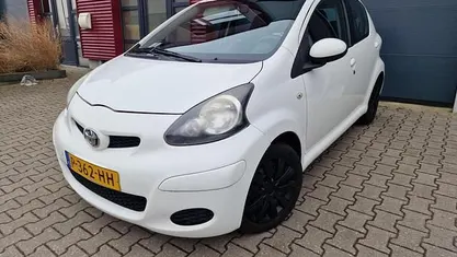 Occasion Toyota Aygo Cool 68 PK (50 kW) 2010 Wit Hatchback