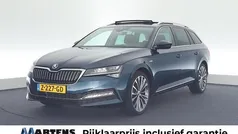 Blauw Gebruikt 2023 Skoda Superb LAURIN & KLEMENT Stationwagen | € 33.949 (Eerlijke prijs)