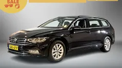 Zwart, metallic lak Gebruikt 2023 VW Passat Business Stationwagen | € 31.995 (Super prijs)