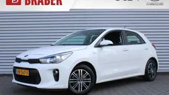 Wit Gebruikt 2017 Kia Rio Hatchback | € 12.200 (Eerlijke prijs)