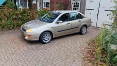 Gebruikt 2000 Ford Focus Ghia Sedan | € 1.449 (Eerlijke prijs)
