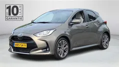 Groen Gebruikt 2021 Toyota Yaris Hybrid Executive Hatchback | € 24.950 (Eerlijke prijs)