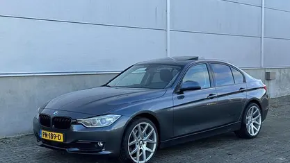 Grijs Gebruikt 2013 BMW 318 Sedan | € 6.999 (Eerlijke prijs)
