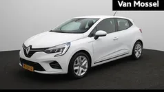 Gebruikt 2020 Renault Clio V Business Hatchback | € 15.440 (Eerlijke prijs)