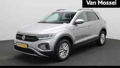Grijs Gebruikt 2022 VW T-Roc Life SUV | € 27.400 (Goede deal)