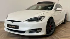 Wit, metallic lak Gebruikt 2018 Tesla Model S Performance Sedan | € 38.944 (Super prijs)