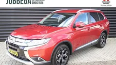 Rood Gebruikt 2016 Mitsubishi Outlander Edition SUV | € 18.895 (Goede deal)