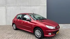 Rood Gebruikt 2008 Peugeot 206 Forever Hatchback | € 1.445 (Goede deal)