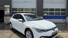 Wit Gebruikt 2020 VW Golf VIII Life Hatchback | € 18.950 (Eerlijke prijs)