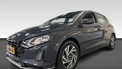 Grijs metallic Gebruikt 2024 Hyundai i20 Comfort Hatchback | € 18.430 (Goede deal)