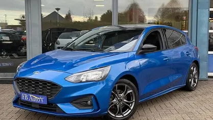 Blauw Occasion 2018 Ford Focus ST-Line Hatchback | € 12.950 (Eerlijke prijs)