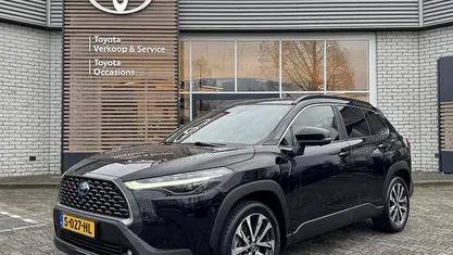Zwart Occasion 2023 Toyota Corolla Cross Edition SUV | € 33.340 (Eerlijke prijs)