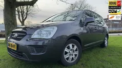 Grijs Gebruikt 2008 Kia Carens 2 MPV | € 2.400 (Eerlijke prijs)
